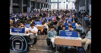 Un total de 340 estudiantes de toda España compiten mañana en Madrid por el título de mejor empresario virtual del país