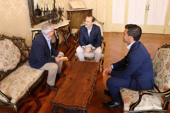 Le Senne recibe al presidente del Consejo Evangélico de Baleares, Pablo Jalil.