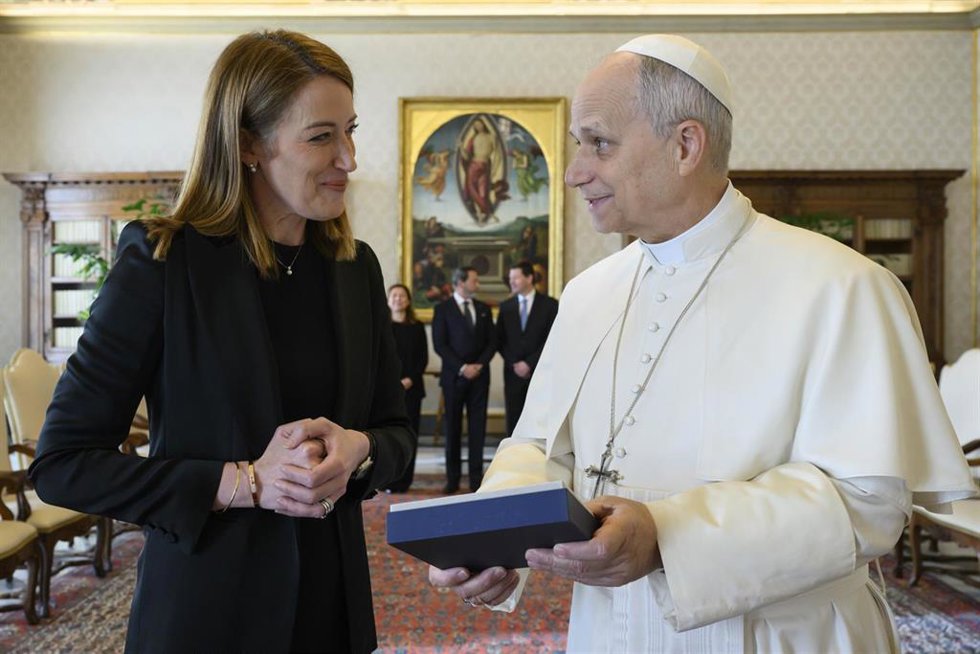 Archivo - Visita oficial de Roberta Metsola, presidenta del Parlamento Europeo,  con el Papa León XIV en la Santa Sede