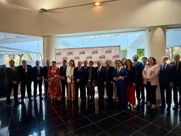 La consejera de Sostenibilidad y Medio Ambiente de la Junta de Andalucía, Catalina García, ha asistido este jueves en Sevilla al acto de presentación de la XII Memoria de Sostenibilidad de Grupo MAS, celebrado en la sede de la EOI.