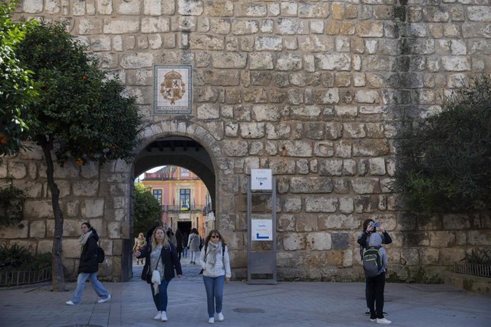 Archivo - Real Alcázar de Sevilla en imagen de archivo.