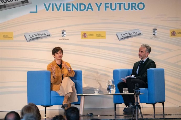 Isabel Rodríguez en la jornada 'Habitar el mundo rural' organizado por el diario La Tribuna