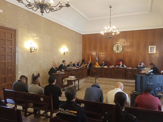 El juicio a la nuera de la Paca y a otros acusados de introducir cinco kilos de cocaína en Son Banya será en septiembre.