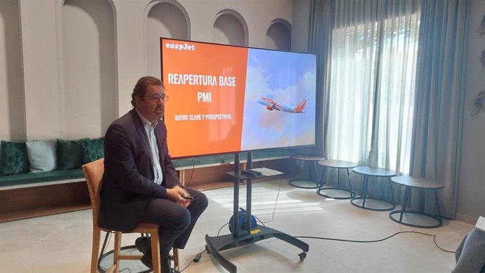 El director general de easyJet para el sur de Europa, Javier Gándara, en la presentación de la reapertura de la base estacional en el aeropuerto de Palma.