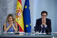 El Gobierno insiste en pedir a Feijóo que "escuche" a la Iglesia que avala regularización de migrantes en lugar de a Vox