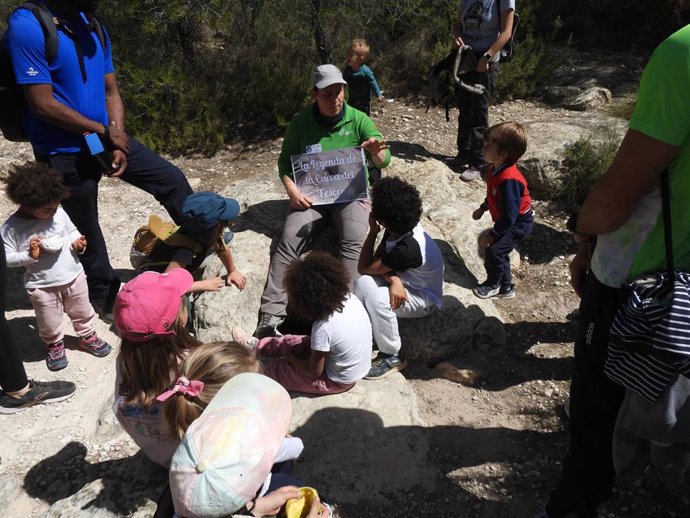 Foto de archivo de la actividad correspondiente a La Leyenda de la Cueva del Tesoro celebrada el pasado año en Monte Arabí