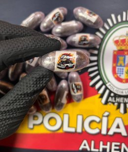 Bellotas de hachís incautadas por la Policía Local de Alhendín.