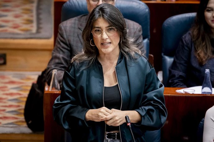 Archivo - Arquivo - A porta-voz do Más Madrid na Assembleia, Manuela Bergerot, durante uma sessão plenária na Assembleia de Madrid, em 12 de março de 2026, em Madrid (Espanha). A nova secretária de Educação, Ciência e Universidades comparece hoje na Assem