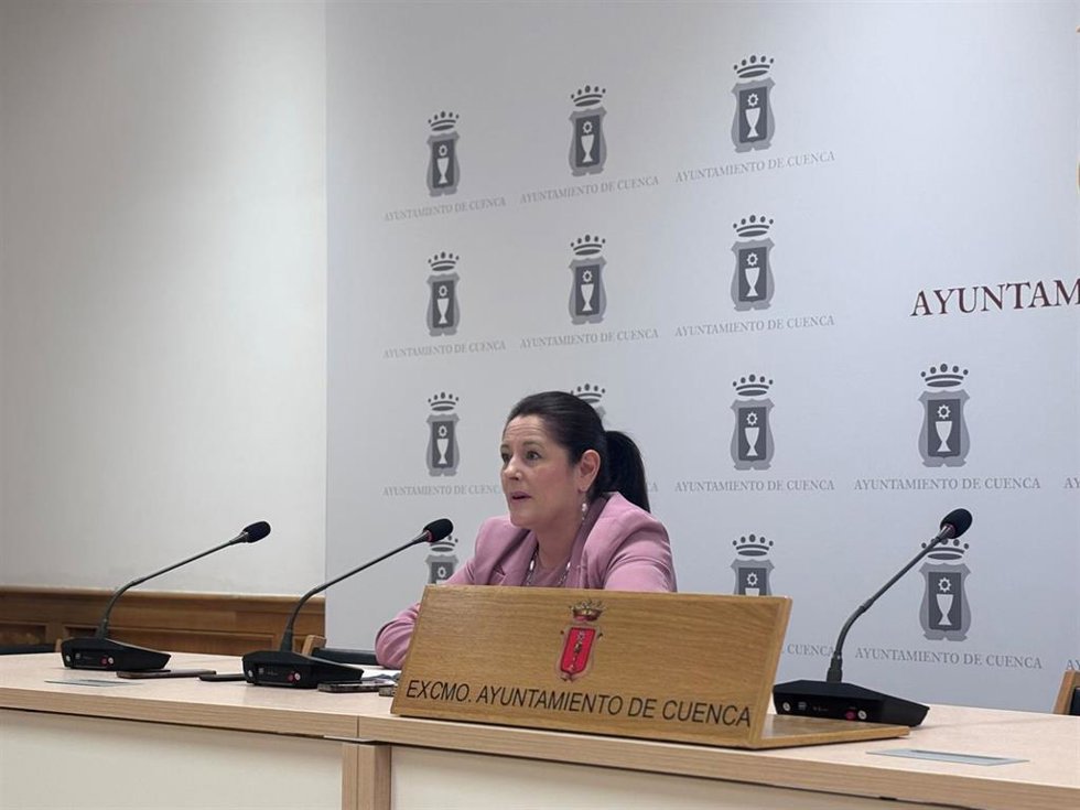 La portavoz municipal de Cuenca, Saray Portillo, en rueda de prensa.