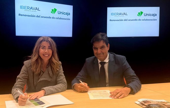 La directora general adjunta y responsable de Negocio de Iberaval, Sandra Martínez, y el director territorial Noroeste de Unicaja, Manuel Rubio.