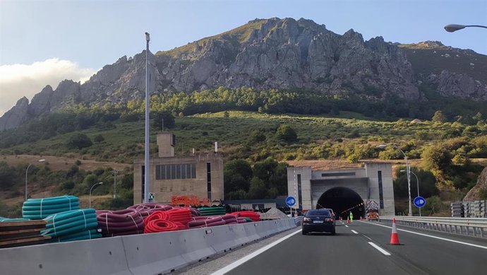 Archivo - Peaje del Huerna, Autopista AP-66.