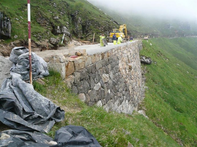 Archivo - Puerto de Lunada en obras en foto de archivo