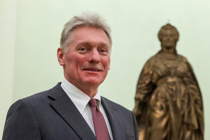 RÚSSIA, MOSCOU - 13 DE ABRIL DE 2026: O porta-voz da Presidência russa, Dmitry Peskov, é visto antes de uma reunião entre o presidente da Rússia, Vladimir Putin, e o presidente da Indonésia, Prabowo Subianto, no Kremlin, em Moscou