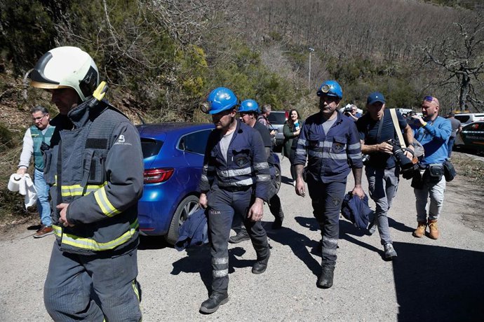 Archivo - Efectivos de emergencias durante las labores de búsqueda de las víctimas del accidente en la mina de Cerredo, a 31 de marzo de 2025, en Degaña, Asturias (España). Cinco personas han fallecido y otras cuatro han resultado heridas de consideración
