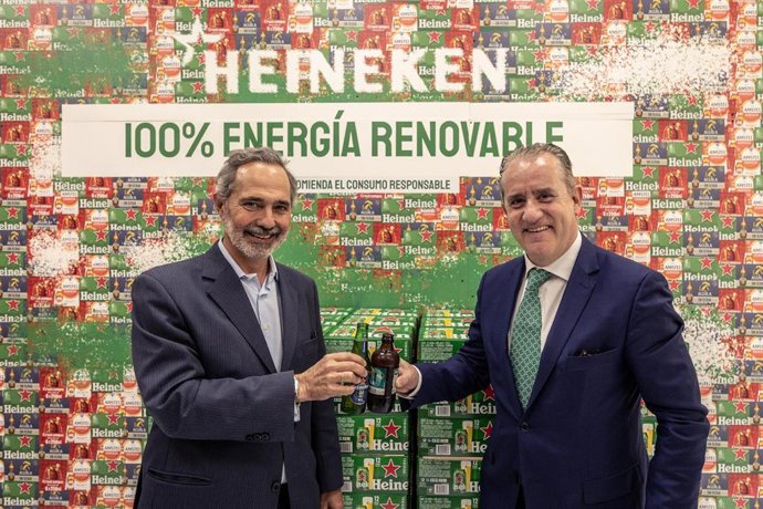 Jorge Ybarra, director comercial de Carrefour España junto a Iñaki Olazábal, director de Ventas y Alimentación de Heineken España.