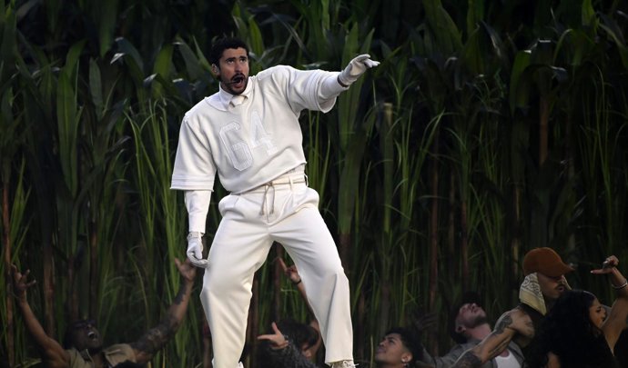 Archivo - Bad Bunny Super Bowl halftime show during the NFL Super Bowl 60 LX football game between the New England Patriots and the Seattle Seahawks in Santa Clara, CA on Feb 8, 2026 Charles Baus/CSM.,Image: 1073315461, License: Rights-managed, Restrictio