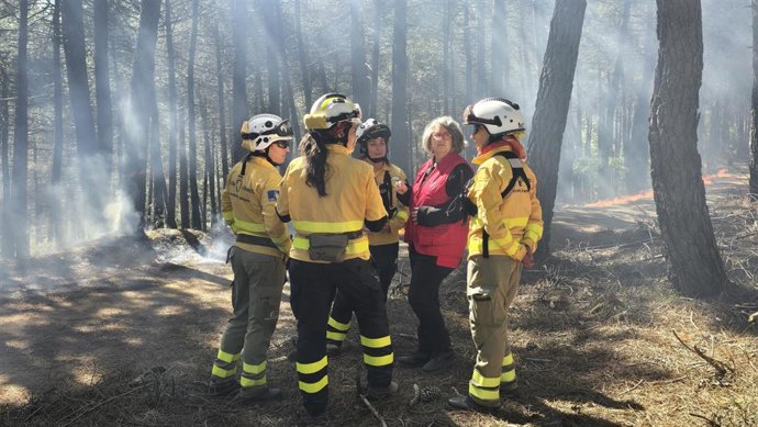 Las bomberas de 'WTREX Quijota' se forman con las quemas prescritas de Infocam en Robledo del Buey (Toledo)