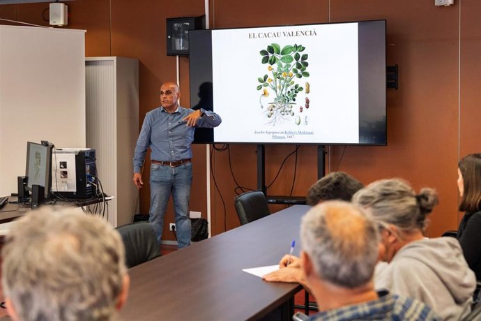 La Universitat Politècnica de València impulsa la creación de l'Associació de Productors i Comercialitzadors del Cacau Valencià