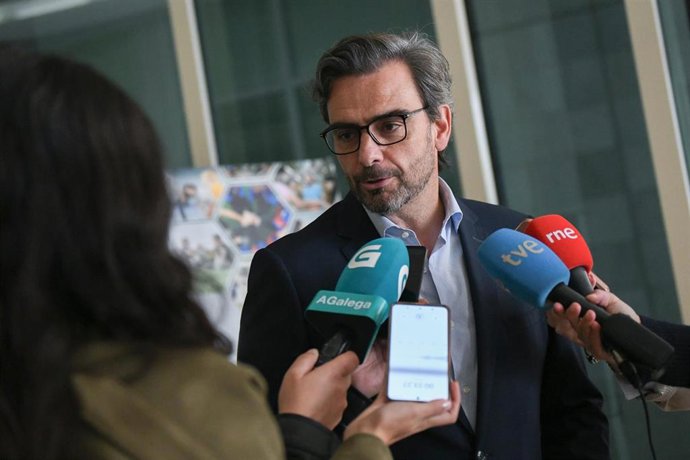 O conselleiro de Presidencia, Xustiza e Deportes, Diego Calvo, en declaracións aos medios.