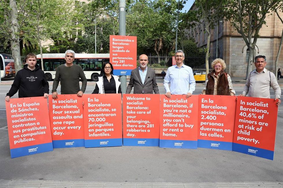 Imagen de la campaña informativa impulsada por el PP en el Ayuntamiento de Barcelona.