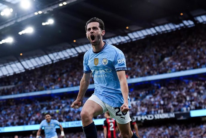 Archivo - El jugador del Manchester City Bernardo Silva celebra un gol.