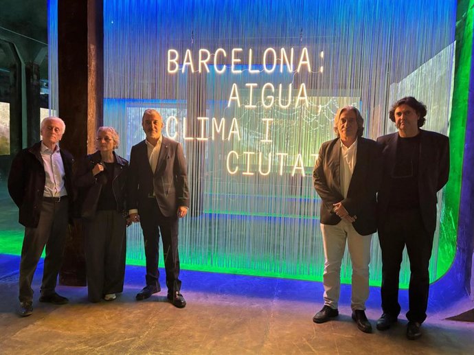 Collboni inaugura la exposición 'Barcelona: aigua, clima i ciutat' en la Trinitat Nova