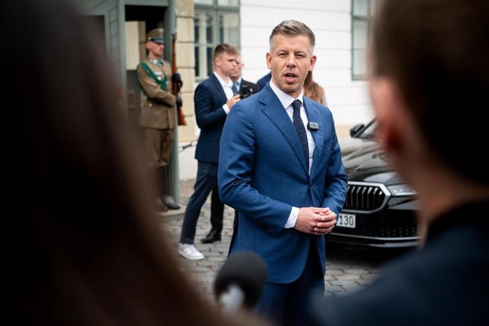 El próximo primer ministro de Hungría, Peter Magyar, tras su reunión con el Presidente de la república, Tamas Sulyok, el miércoles 15 de abril en Budapest, Hungría