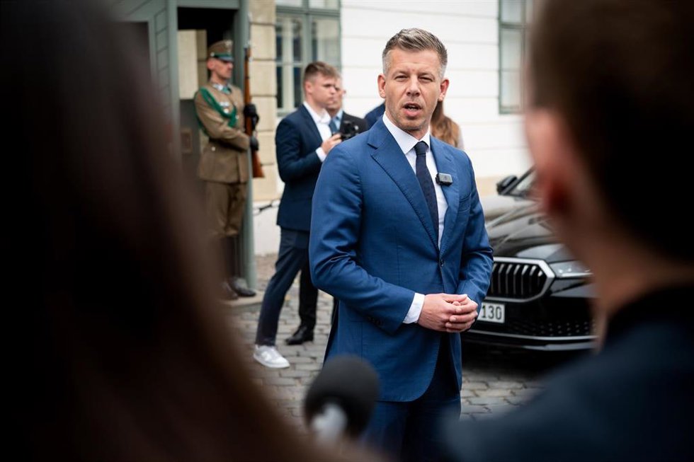 El próximo primer ministro de Hungría, Peter Magyar, tras su reunión con el Presidente de la república, Tamas Sulyok, el miércoles 15 de abril en Budapest, Hungría
