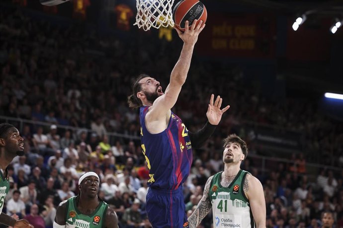 Tornike Shengelia en el partido entre Barça y Zalgiris en el Palau Blaugrana