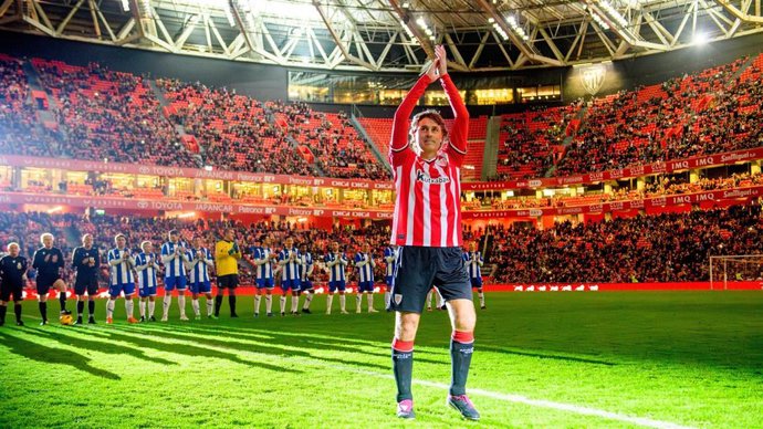 El exjugador del Athletic Club Julen Guerrero en San Mamés