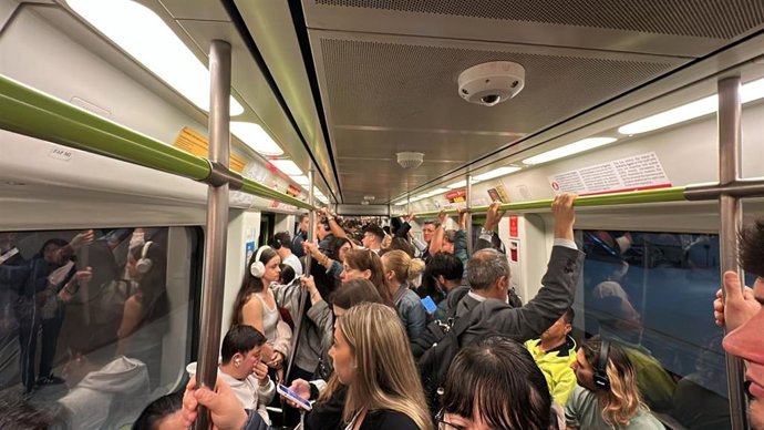 Interior de un vagón de Metrovalencia, en la jornada de huelga de este jueves