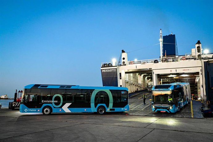 Llegan a Palma seis nuevos autobuses eléctricos.
