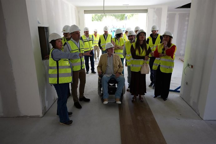 El presidente de la Diputación de Almería visita las obras de ejecución de la nueva sede de Verdiblanca.