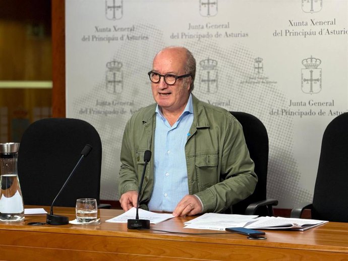 Archivo - El diputado del PP de Asturias Luis Venta en la Junta General.