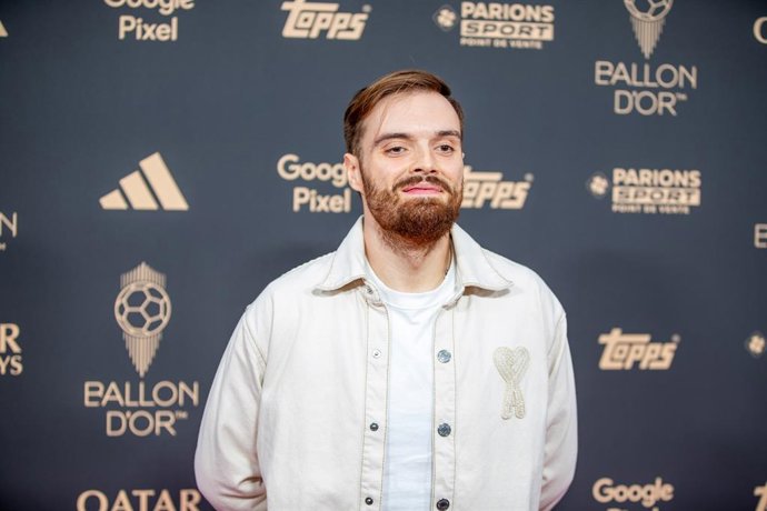 Archivo - September 22, 2025, Paris, Le-De-France, France: September 22, 2025, Paris, France: Ibai Llanos on the red carpet in the ThÃÃtre du ChÃtelet.