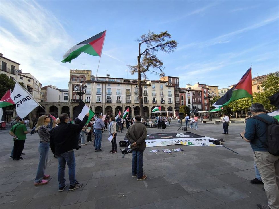 Cacerolada en Logroño en recuerdo al pueblo palestino y en contra del colonialismo y la ocupación de Cisjordania