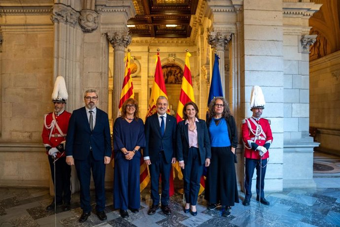 L'alcalde de Barcelona, Jaume Collboni, i la vice-presidenta executiva de la Comissió Europea per a una Transició Neta, Justa i Competitiva, Teresa Ribera