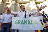Abascal se felicita por el acuerdo PP-Vox para en Extremadura y anuncia una vicepresidencia "para deshacer leyes"