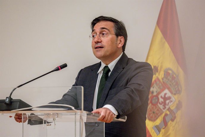El ministro de Asuntos Exteriores, Unión Europea y Cooperación, José Manuel Albares, interviene en la inauguración de la exposición 'Tiempo Juntos. 20 años de Casa Árabe y de amistad entre España y el mundo árabe', a 15 de abril de 2026, en Madrid (España