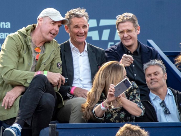 IÑAKI URDANGARIN JUNTO A UNOS AMIGOS EN LA SEGUNDA JORNADA DEL TORENO CONDE DE GODÓ