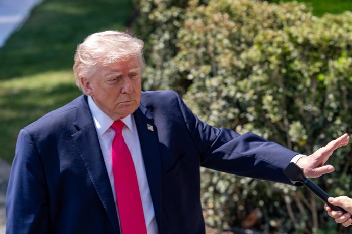 April 16, 2026, White House, Dc, United States: President DONALD TRUMP speaks to the media before boarding Marine One at the White House for the start of a trip to Las Vegas and Phoenix on April 16, 2026