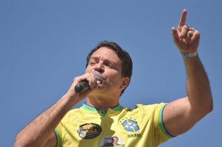 Archivo - August 3, 2025, Rio De Janeiro, Rio De Janeiro, Brasil: Rio de janeiro (rj), 03/08/2025 - react brasil/manifestacao/copacabana/bolsonaro - alexandre ramagem, brazilian police chief and politician, affiliated with the pl, during a demonstration e