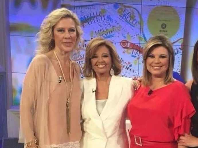 La periodista Concha Galán, junto a su gran amiga Teresa Campos, y su hija Terelu, en una imagen de archivo