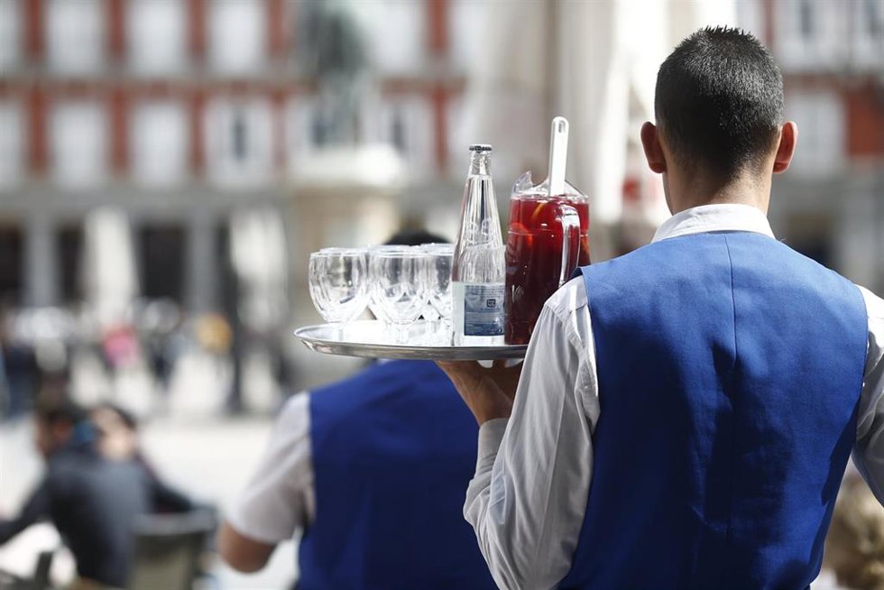 Archivo - Bar, gente, recurso, personas, plaza.