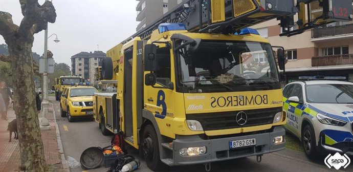 Sucesos.- Un incendio calcina una vivienda en Salinas sin causar heridos
