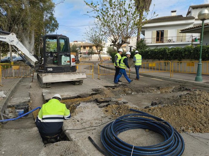 Endesa culmina una nueva fase de mejora de la red eléctrica en la zona turística de Port d'Alcúdia.