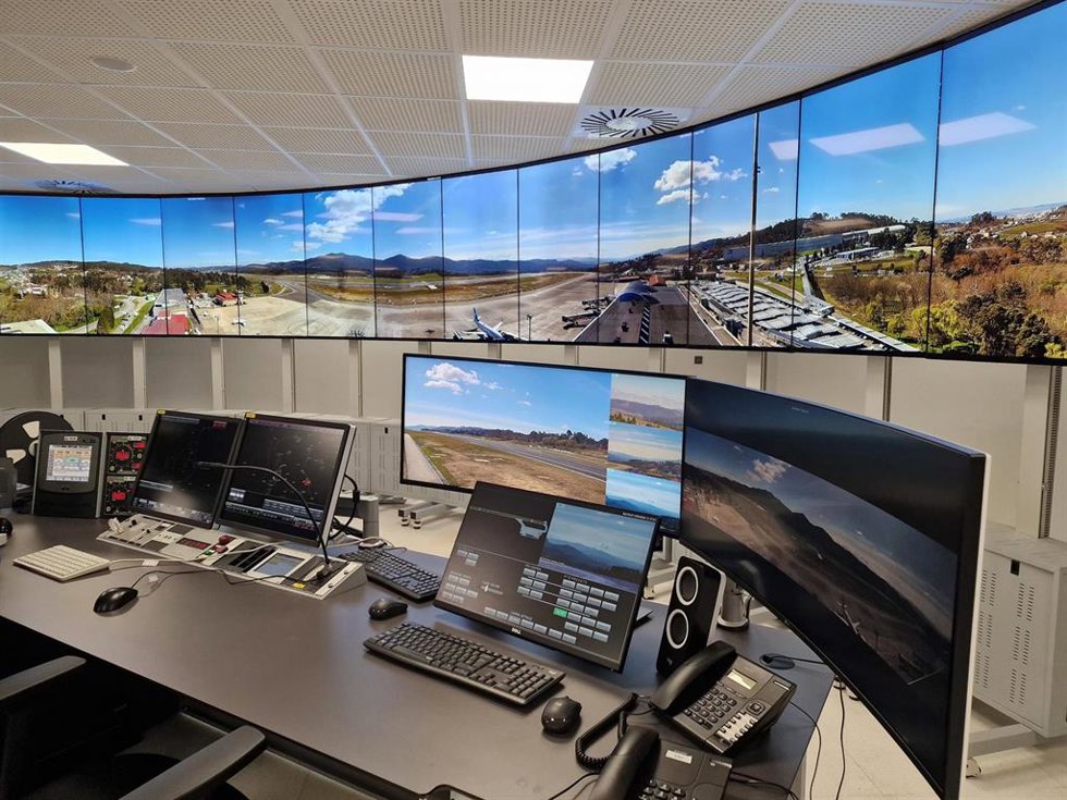 Archivo - Imagen de la torre digital del Aeropuerto de Vigo.