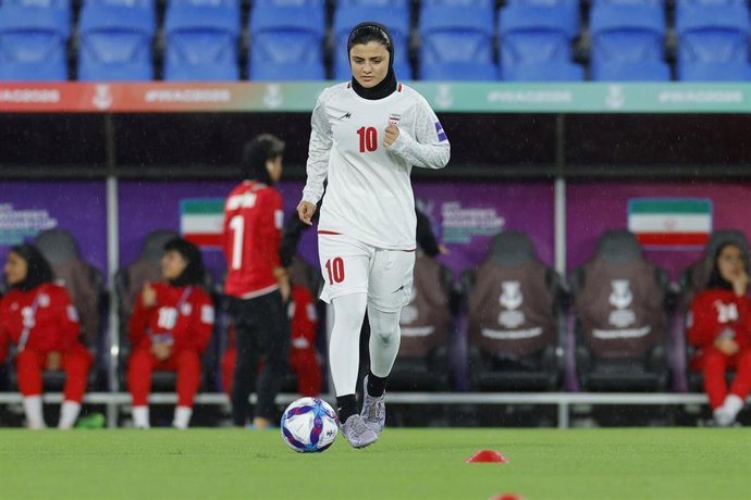 Archivo - Fatemeh Pasandideh con la selección de Irán