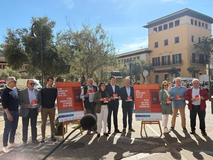 Presentación de la campaña 'Lo que compras lo pagamos todos' en Palma.