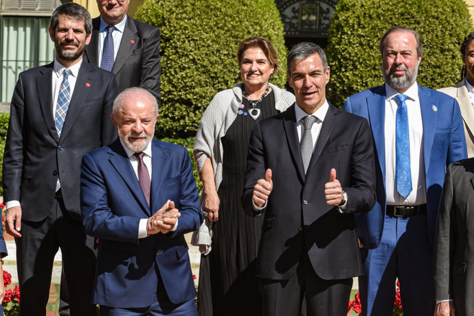 El presidente del Gobierno de España Pedro Sánchez, y el presidente de Brasil, Luiz Inácio Lula da Silva, durante la celebración de la I Cumbre España-Brasil, a 17 de abril de 2026, en Barcelona, Catalunya (España).